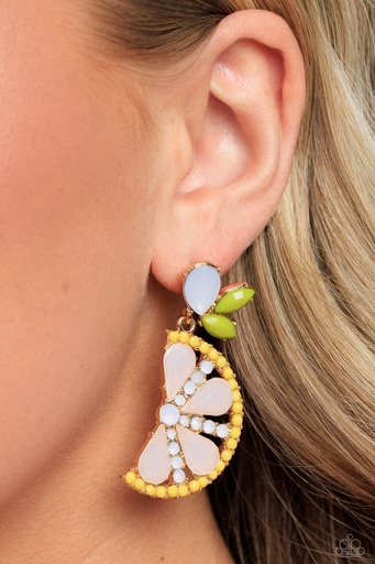 [529-E] Lemon Earrings Post in Gold and Opalescent Beads - Slice of Summer